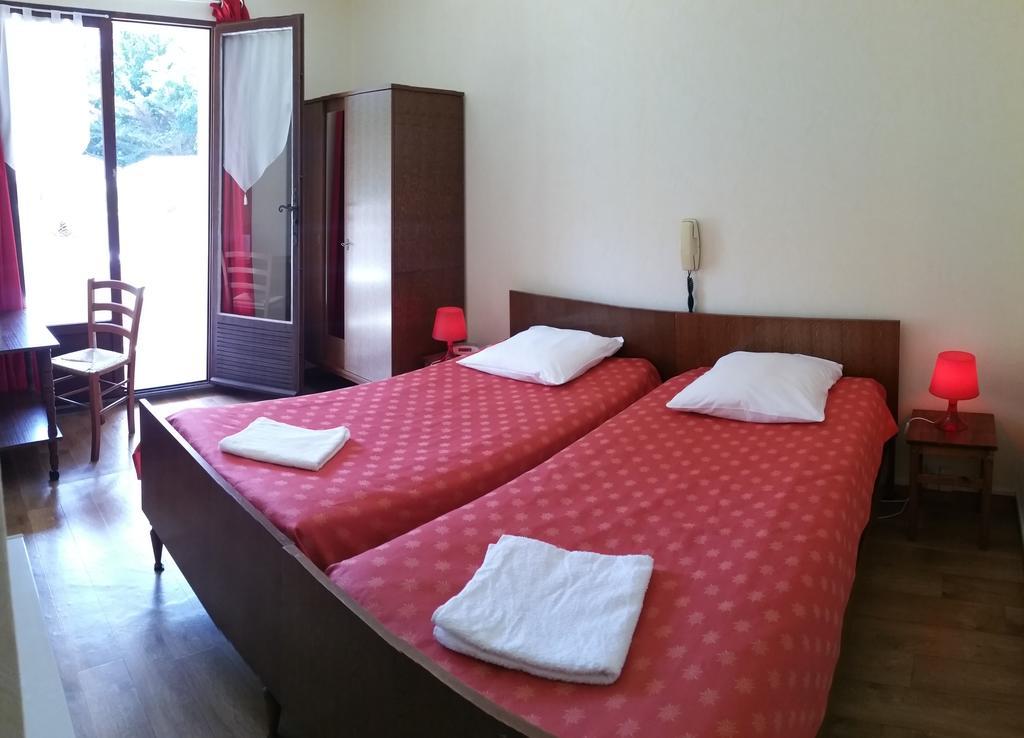 Acacias Hotel Motel Венде-Монталиве Екстериор снимка